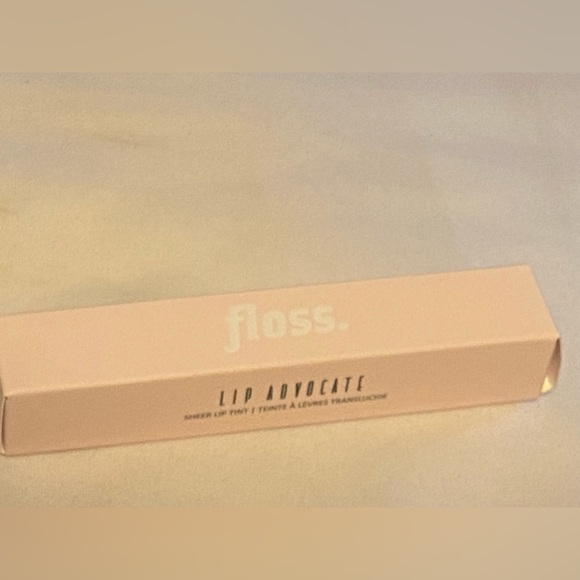 💄-Lip Advocate-💄 - Picture 5 of 7